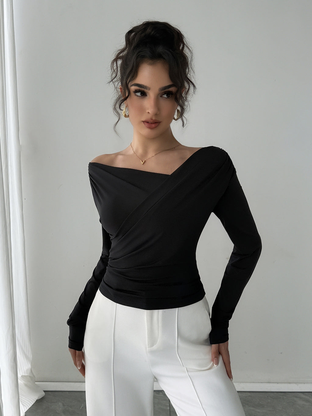 Solid color slanted shoulder collar off shoulder long sleeved shirt