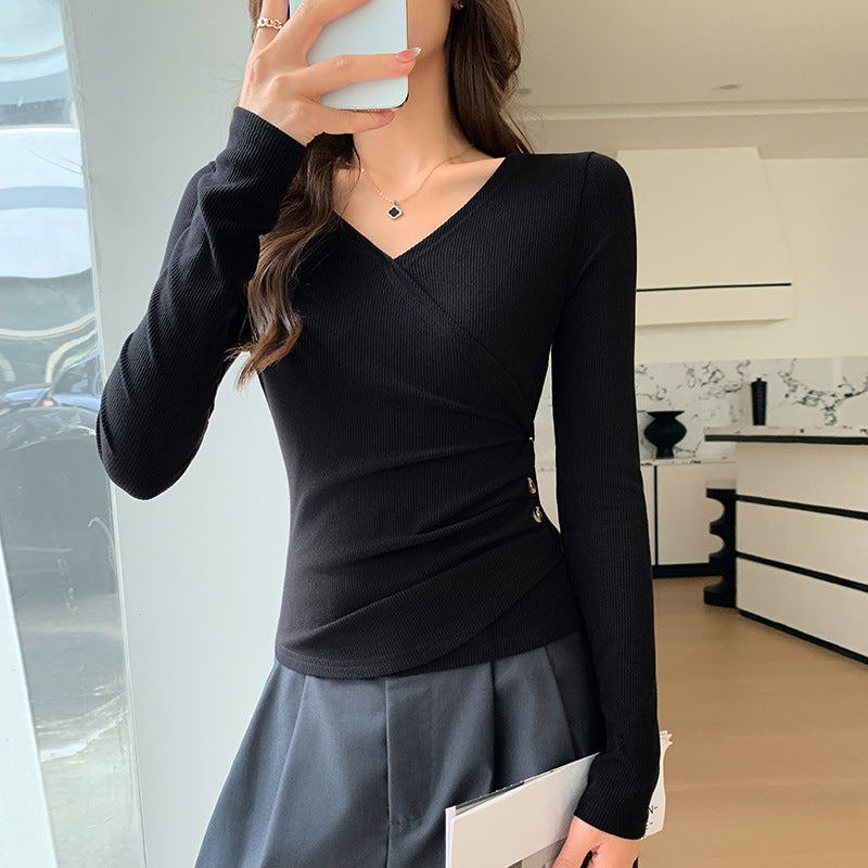 V-neck long sleeved T-shirt for women