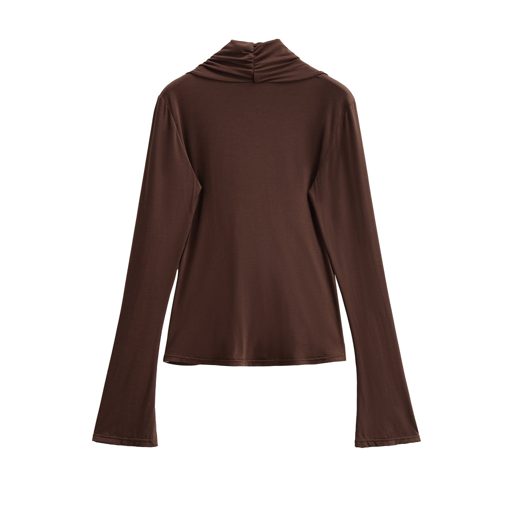 Lace patchwork with slightly flared sleeves as a base shirt