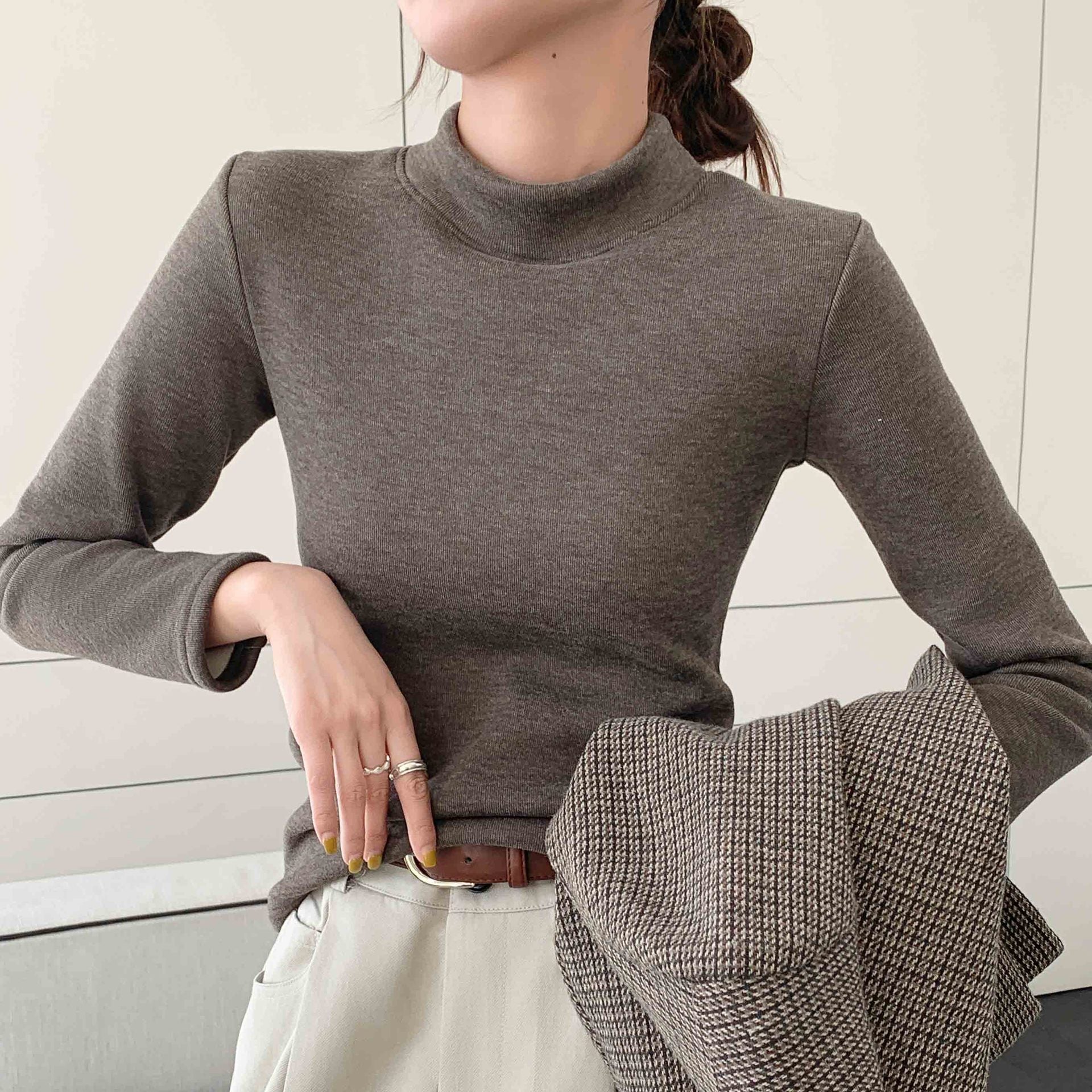 Half high neck slim fit inner layer with thick velvet and warm long sleeved top