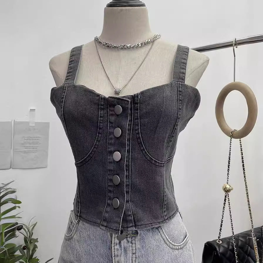 Single breasted short crop top with exposed navel slim fit sleeveless top